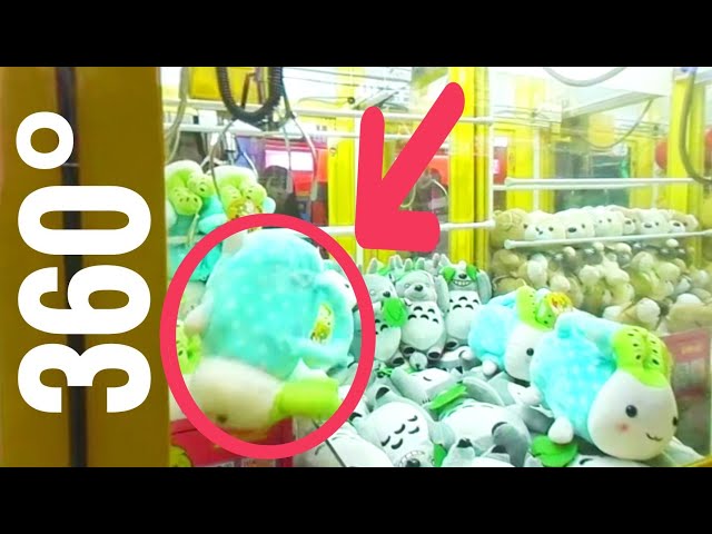 How to play & win Claw Machine Arcade Game | Samsung Gear 360 VR video