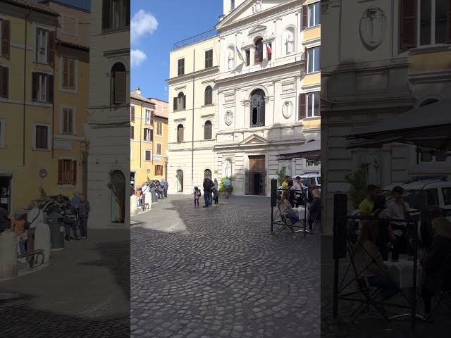 #Rome: Rione Monti - (Piazza della Madonna dei Monti) #Italy