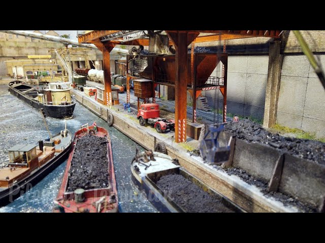 Industrial port with ships, railroad, grime and rust: HO Scale Model Train Layout by Erik de Boeck