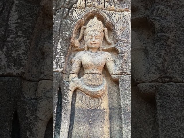 The BEST old APSARA with Khmer traditional song in taprohm temple of Cambodia #statue #history