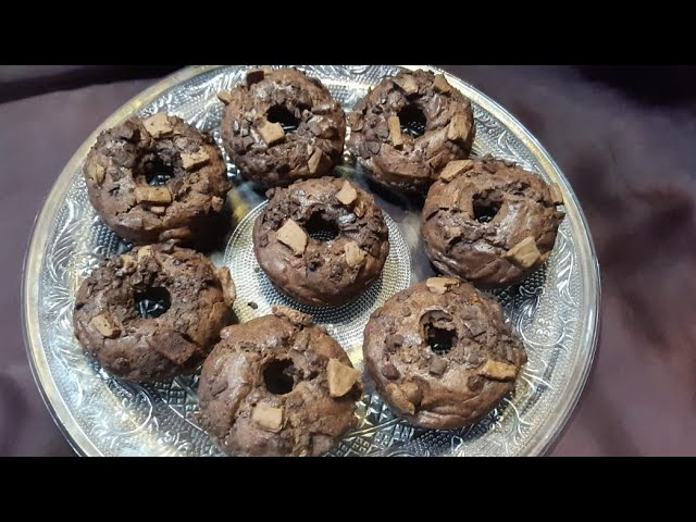 केले से बनाए चॉकलेट डोनट | Banana chocolate donuts | no yeast no egg