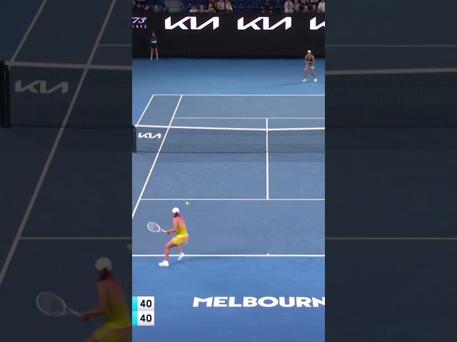 Iga Swiatek and Madison Keys are playing 𝑶𝑼𝑻 𝑶𝑭 𝑻𝑯𝑰𝑺 𝑾𝑶𝑹𝑳𝑫 levels of tennis! 🤩 #AusOpen #Shorts