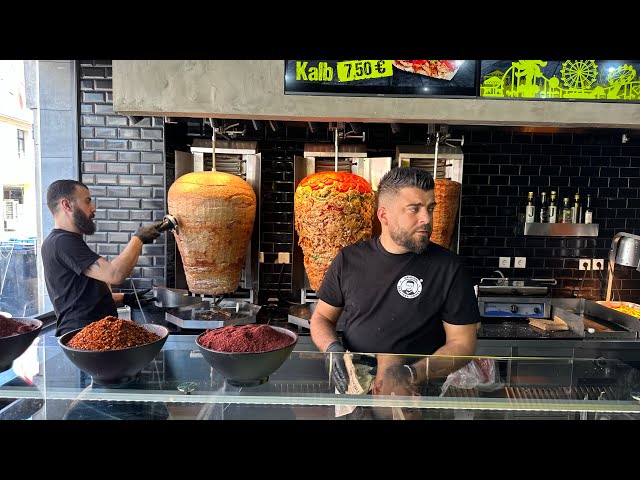 The famous German way of making Döner Kebap "Berlin Style"