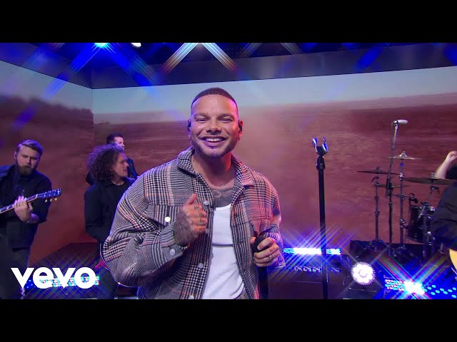 Marshmello, Kane Brown - Miles On It (Live on GMA3)