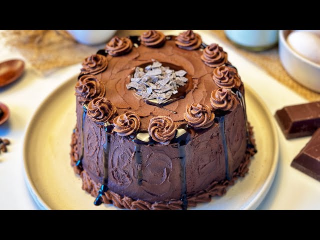 Fudge Chocolate Cake with Ultimate Fudge Frosting | Step By Step Guide to make Moist Chocolate Cake