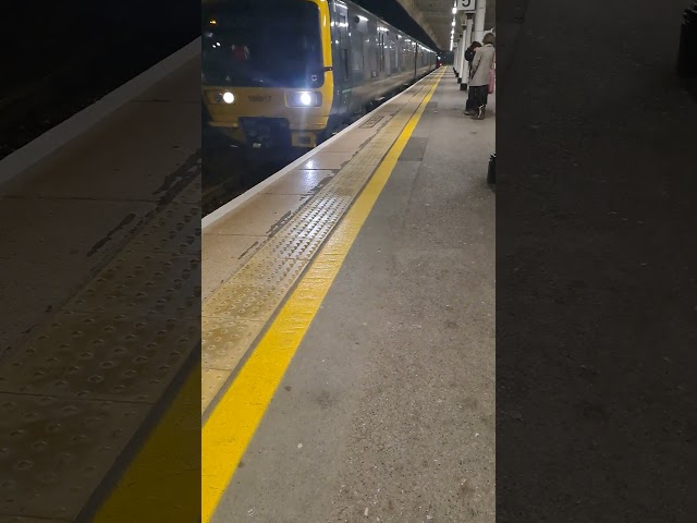 GWR 166217 Arriving into Taunton 22nd January 2025 2U34