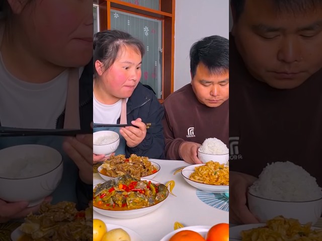 Husband and Wife Mukbang Challenge 2025#yummy #funny #youtubeshorts #shorts#funny #youtubeshorts