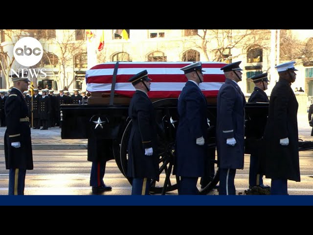 Motorcade makes emotional stop at Navy Memorial