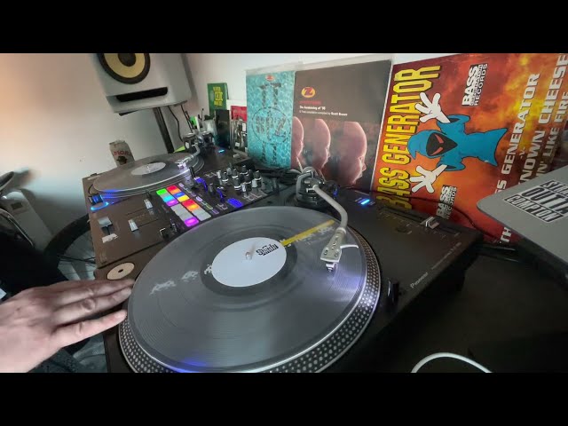 Mix 90s Happy Hardcore mix 🏴󠁧󠁢󠁳󠁣󠁴󠁿