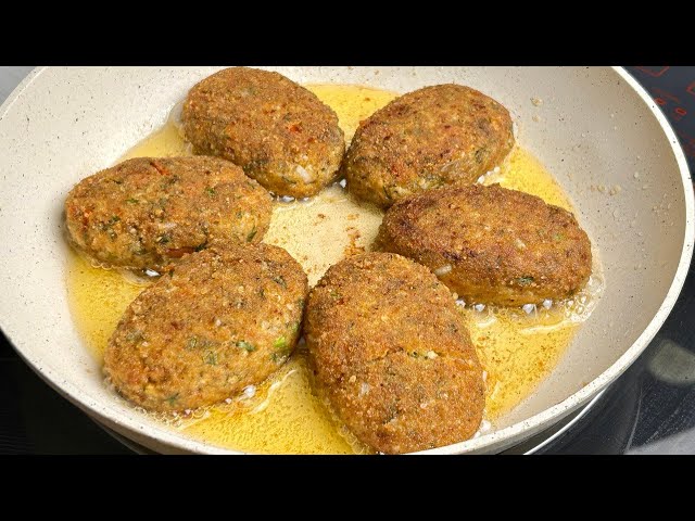 These eggplant cutlets are better than meat! Simple and easy recipe.