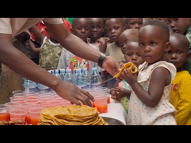 SNACK TIME IN OUR AFRICAN VILLAGE COMMUNITY WITH THE KIDS