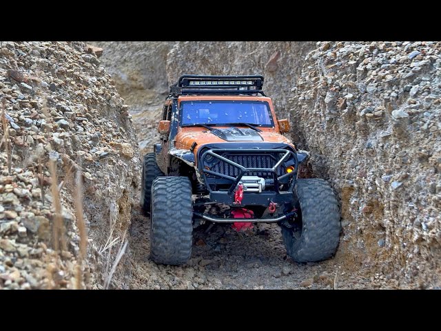 RC : Jeep Rubicon & RC4WD TF2 Mud Offroad Driving