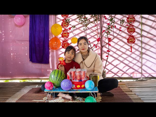 Kind Woman Brings Gifts and Decorates House with Poor Girl to Welcome New Year | Happy New Year 2025