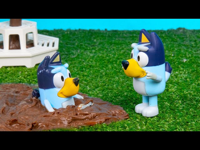 ¡BLUEY cuidado con la Mini Bluey! | Juguetes de Bluey en Español