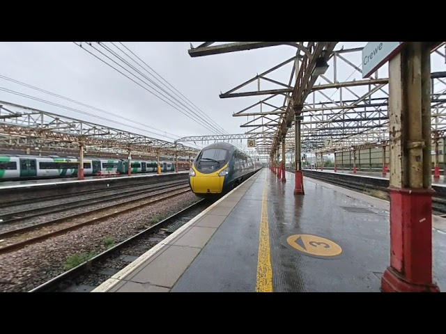 Pendolino Avanti train arriving in  platform 6 at Crewe on 2021-08-21 at 1640 in VR180