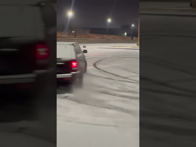 WK1 SRT8 JEEP CUTTING UP IN SNOW!!!😮‍💨😮‍💨 MUST WATCH