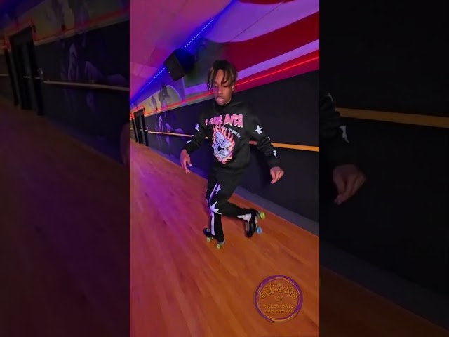 Skill so sharp, moves so smooth – this is skating brilliance! 🔥🛼 #SkateFam @sk8.ne