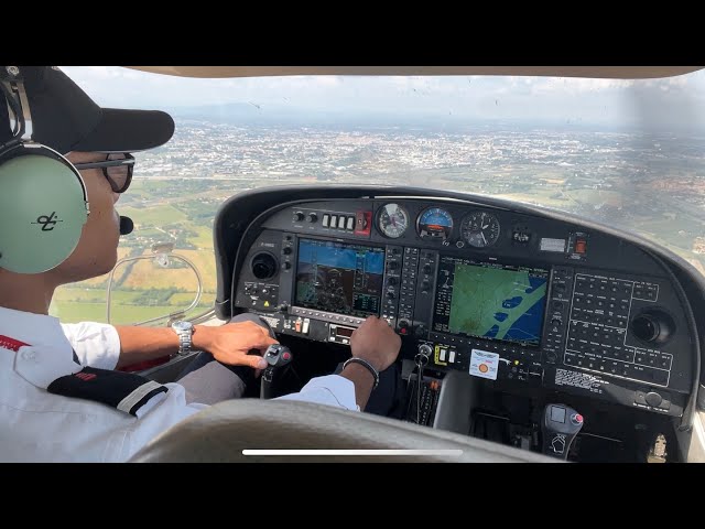 Long final over Montpellier City and bumpy landing on runway 12L DA40