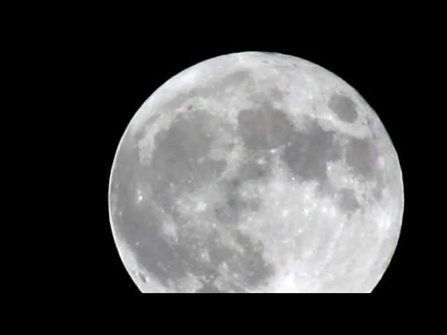 Zoom the Moon! Supermoon Timelapse 2012