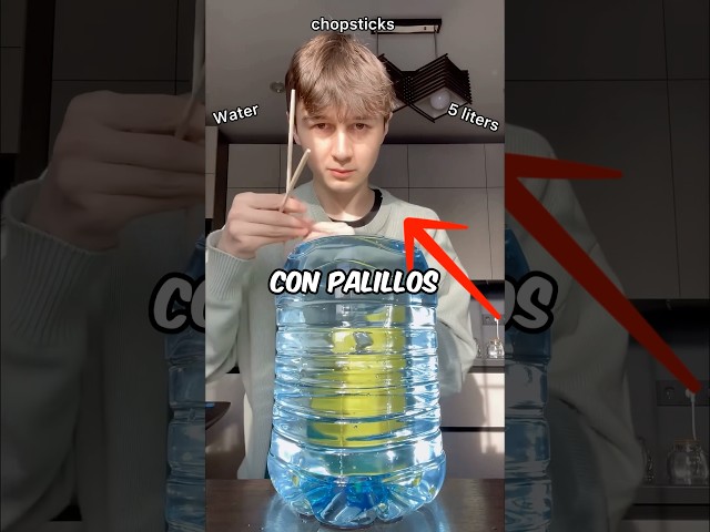 Se Bebe 10 kg De Agua Con Palillos😱