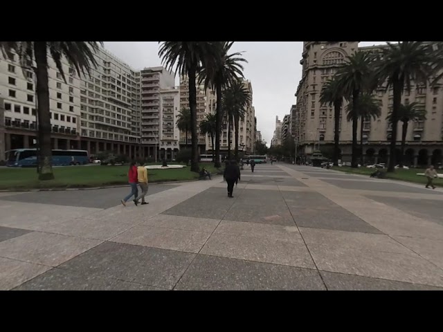 Uruguay - Montevideo - Plaza Independencia 01