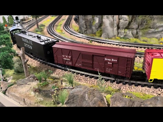 Lionel  2024 Nickel Plate Fast Freight Set with all its sounds.            Joestrainworld