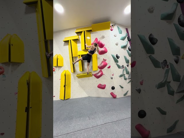 Got so excited I broke the horn! 🤣 Fun comp crack climb