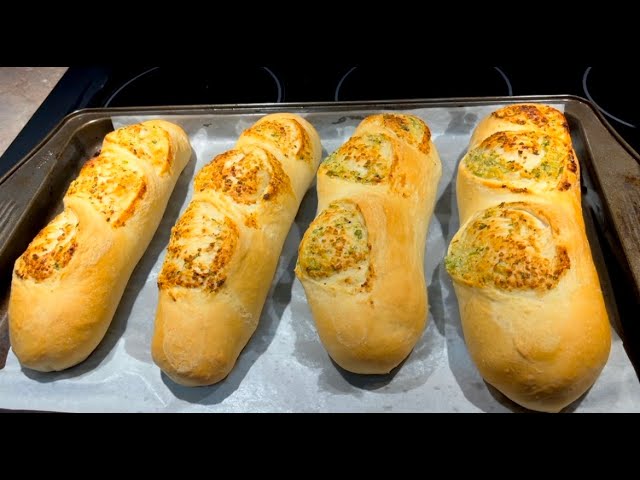 Crispy and Fluffy Garlic Butter Baguettes Recipe The Family Will Love! Fresh And Delicious