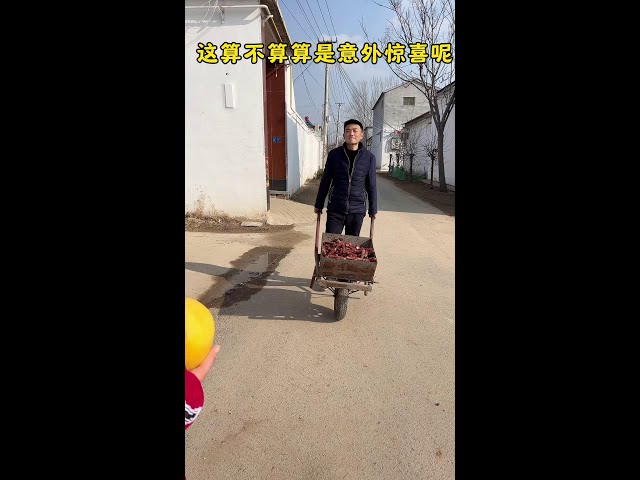 Is this a surprise?# Ping Jie loves funny# funny video# random short dramaFunny video#lifefun#famil