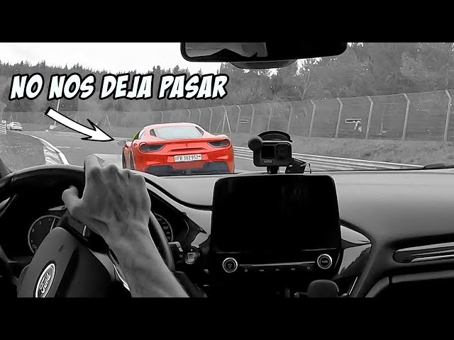 Ford Fiesta ST Adelantando Ferraris en Nurburgring