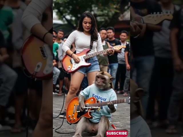 Viral Monyet Main Gitar di Alun Alun Russia #empudstudiogrup #empudstudio #shorts