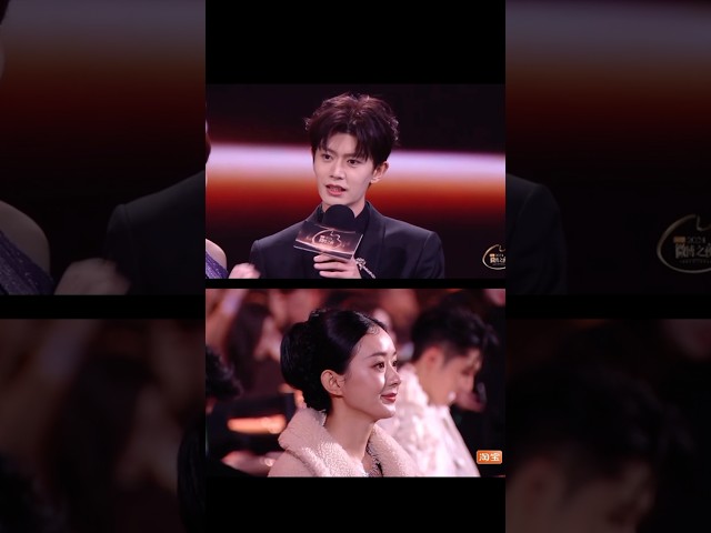 #zhaoliying reaction to #allenren receiving award 😍❤️weibo night 2024