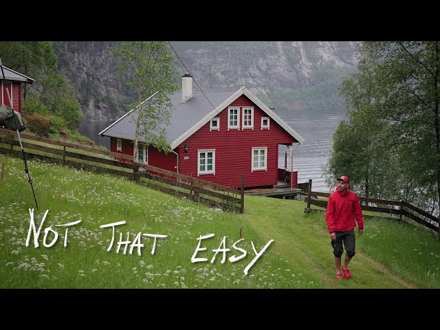 Move from the City to Pursue the Simple Life | Cabin in Norway