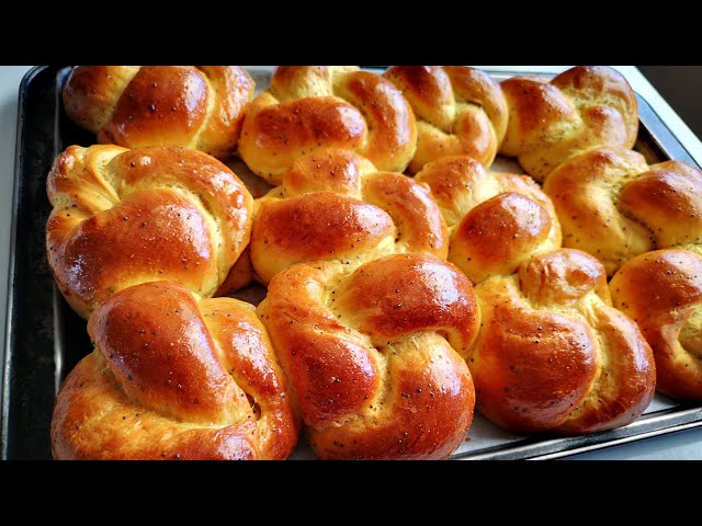 Knotted Soft Rolls