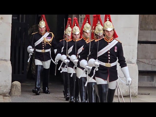 Incredible Display🇬🇧 First Sighting Blues and Royals Return in FOUR O'clock Parade in Summer Uniform