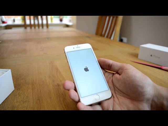 iPhone 6 metallic gold with iOS 8 first look apple best smart phone