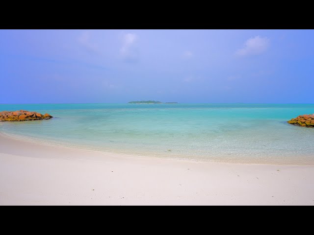 Maldives Hidden Island Retreat 🏝 Turquoise  waters of the ocean 4K Ultra HD