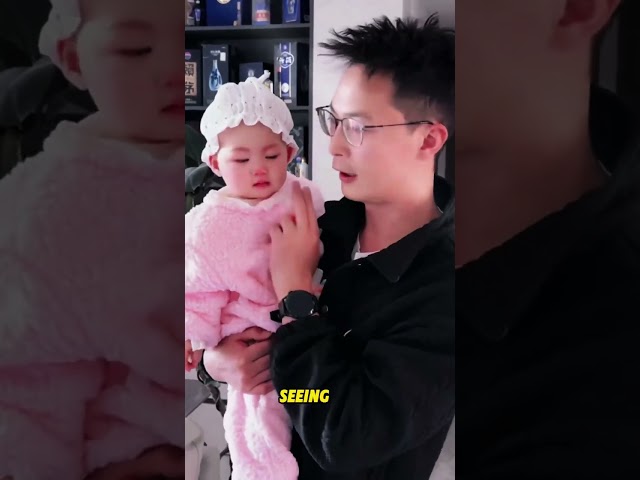 The baby just wants to accompany his father. #funny #family #love #short