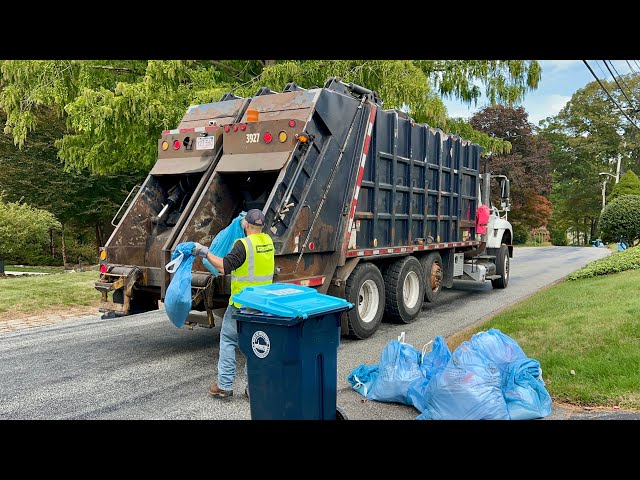 Casella’s Waste Garbage Trucks Of Shrewsbury