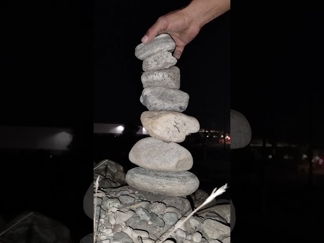 HERMOSAS PIEDRAS EN EQUILIBRIO......