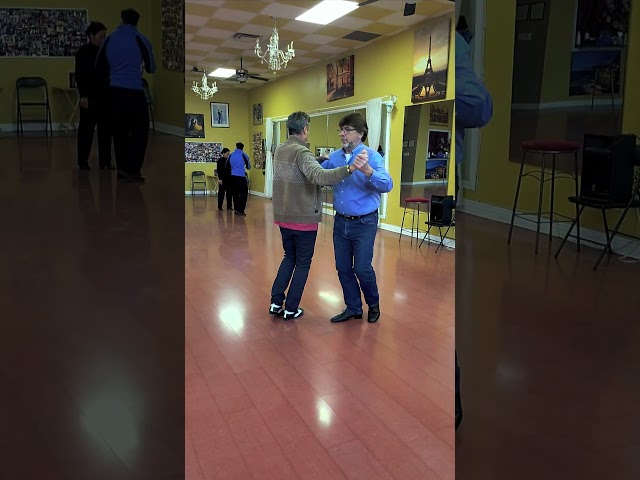 #foxtrot - Promenade with Lady's turn #ballroomdancing #ballroomdancers #danceballroom #dancelessons