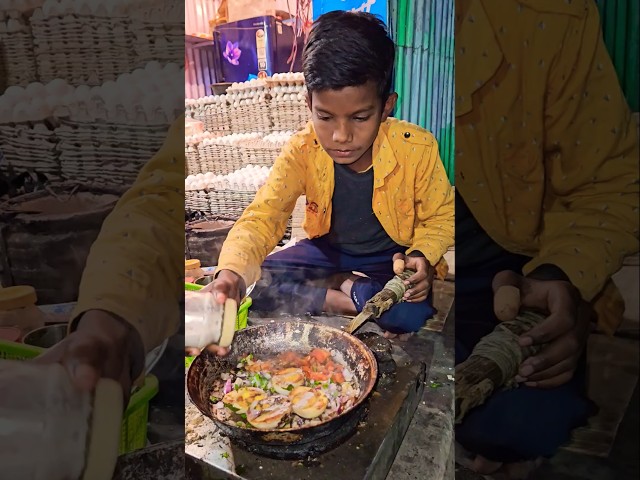 HARDWORKING झारखंडी Small Boy Selling Most Popular Boiled Egg Fry Rs.40/- Only // Indian Street food