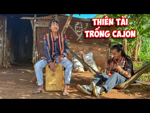 The blind man is the Cajon drum genius | Tarzan Highlands