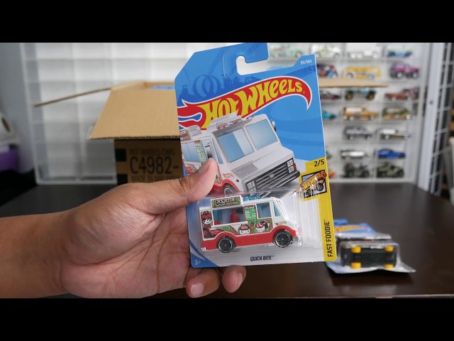 Unboxing Hot Wheels Mainline 2018 Case E