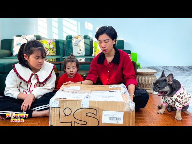 Kaka's family is happy to receive gifts from fans in the US