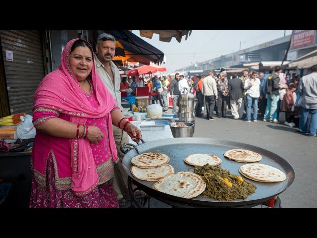 ULTIMATE PUNJABI DESI STREET FOOD BREAKFAST IN ROAD SIDE | CHEAPEST BREAKFAST | ALOO SAAG PARATHA