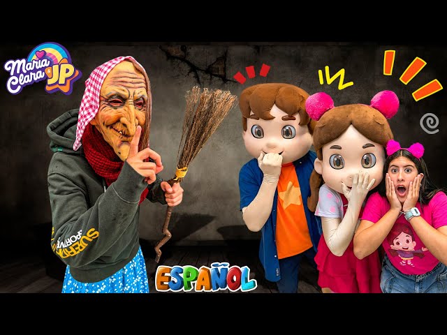 Maria Clara en una historia de terror con los muñecos Maria Clara y JP