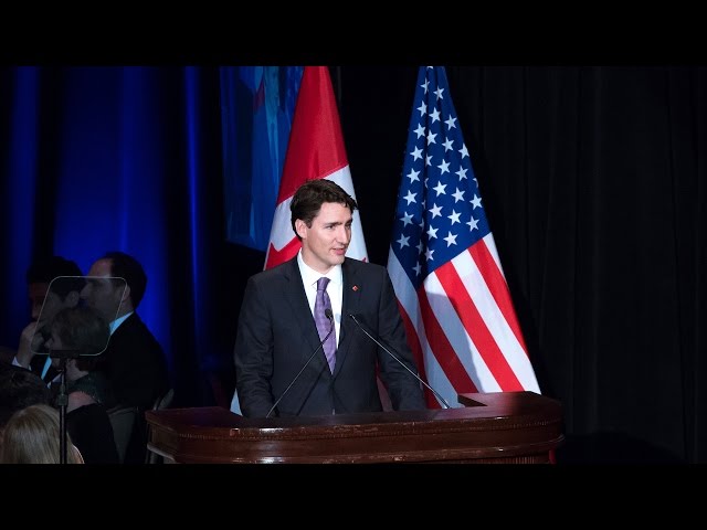 Le PM Trudeau prononce une allocution au dîner de remise des prix Catalyst 2016 à New York