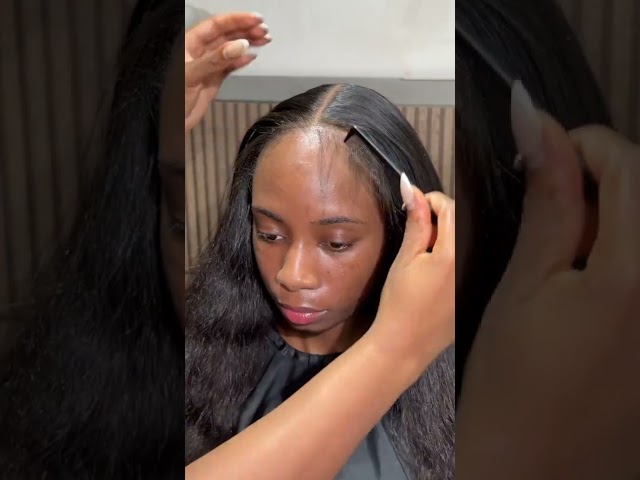 now THIS is minimal leave out! #blackhair #hairextensions #lacefrontal #lacewigs #blackhairstyles