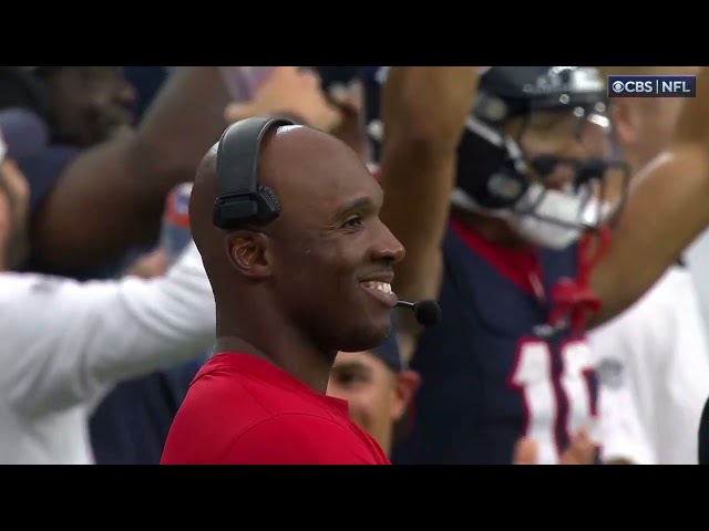 Texans running back Dare Ogunbowale hits a go-ahead field goal